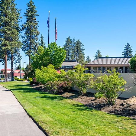 Red Lion Inn & Suites Deschutes River - Бенд Екстериор снимка