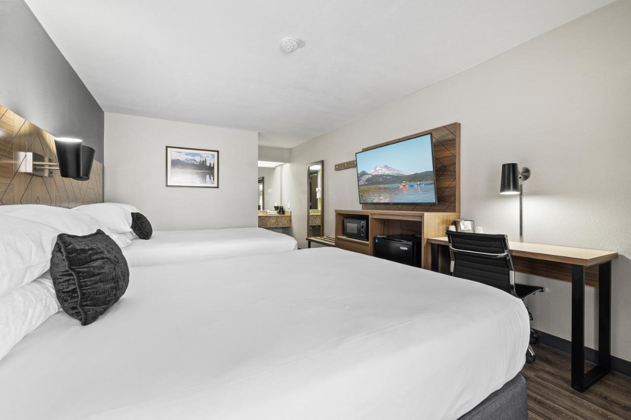 Red Lion Inn & Suites Deschutes River - Бенд Екстериор снимка