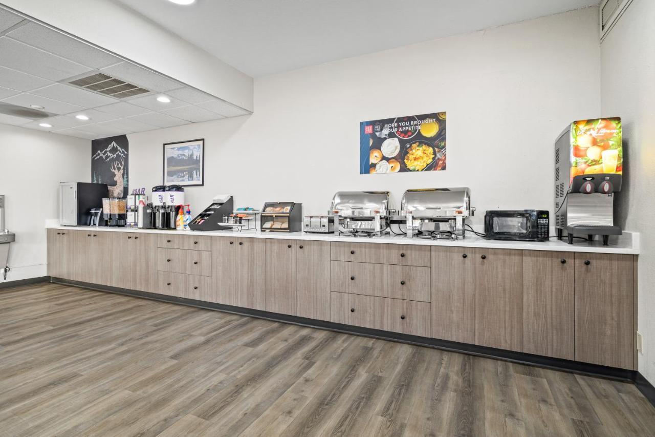 Red Lion Inn & Suites Deschutes River - Бенд Екстериор снимка