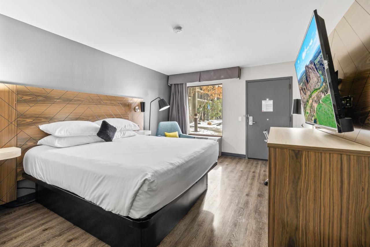 Red Lion Inn & Suites Deschutes River - Бенд Екстериор снимка