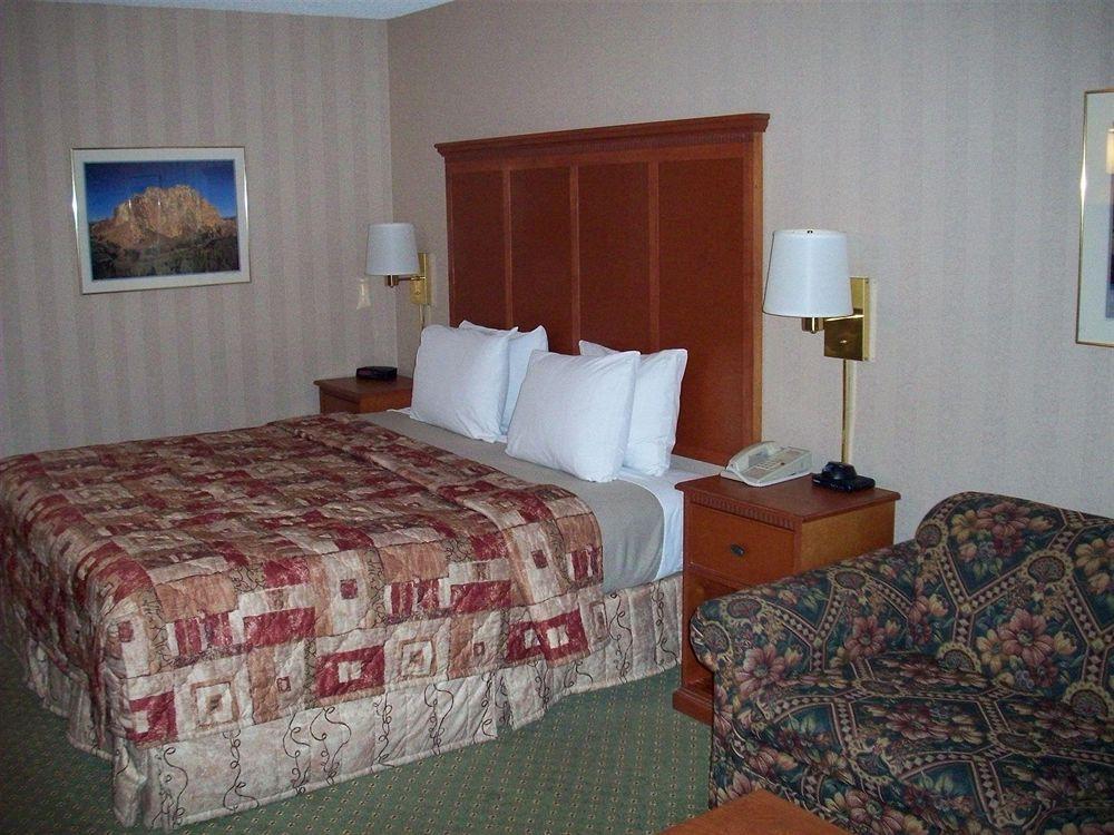 Red Lion Inn & Suites Deschutes River - Бенд Екстериор снимка