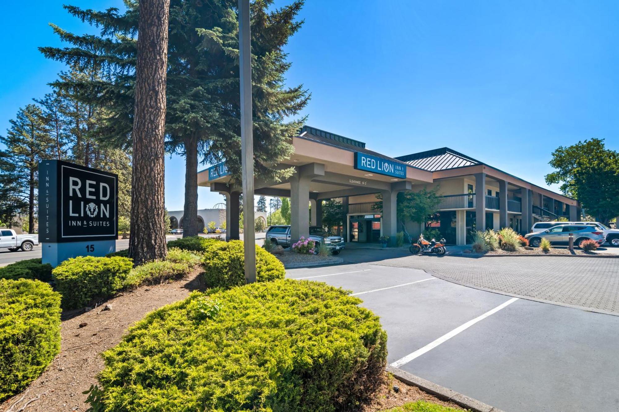 Red Lion Inn & Suites Deschutes River - Бенд Екстериор снимка