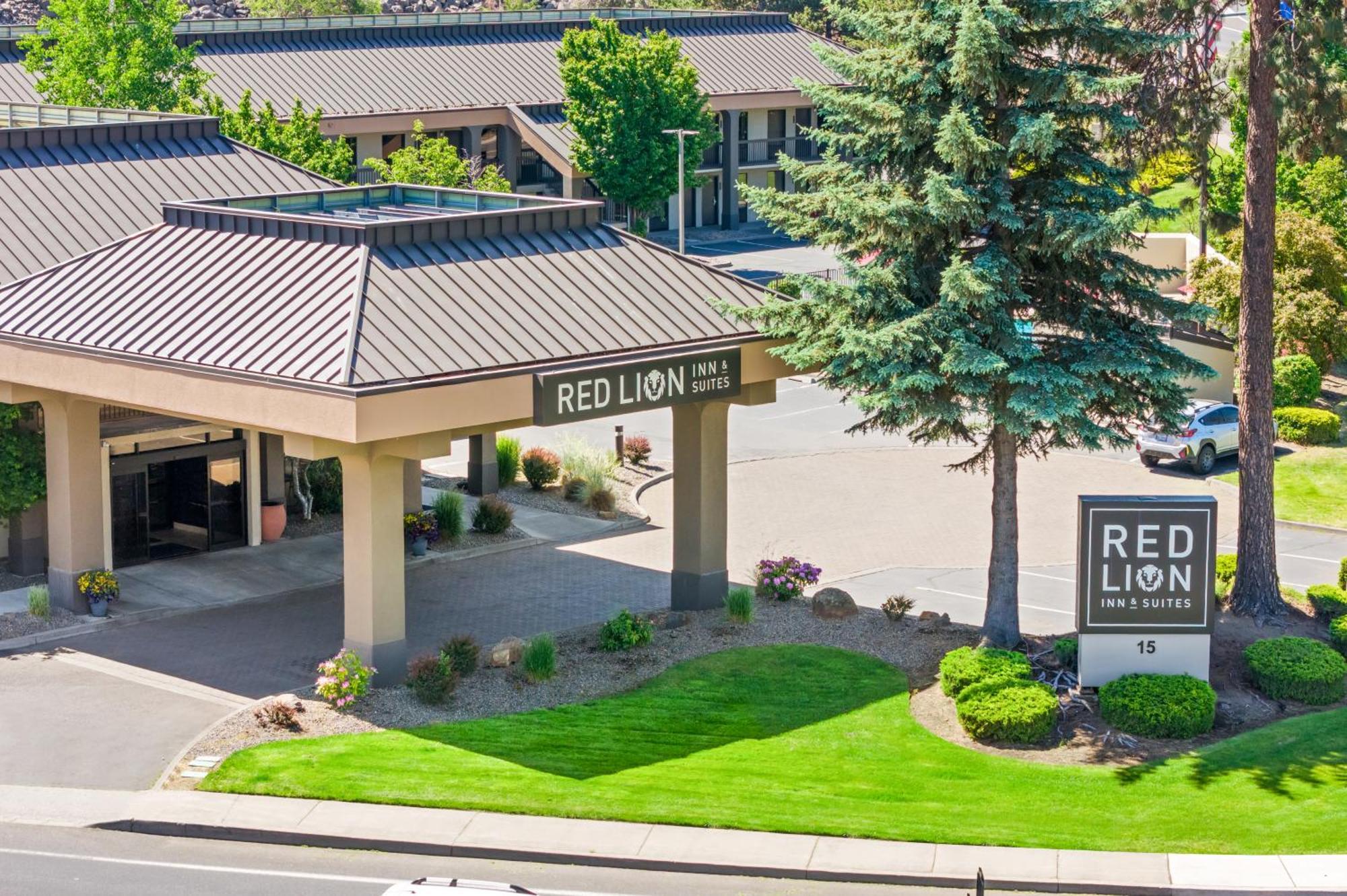 Red Lion Inn & Suites Deschutes River - Бенд Екстериор снимка