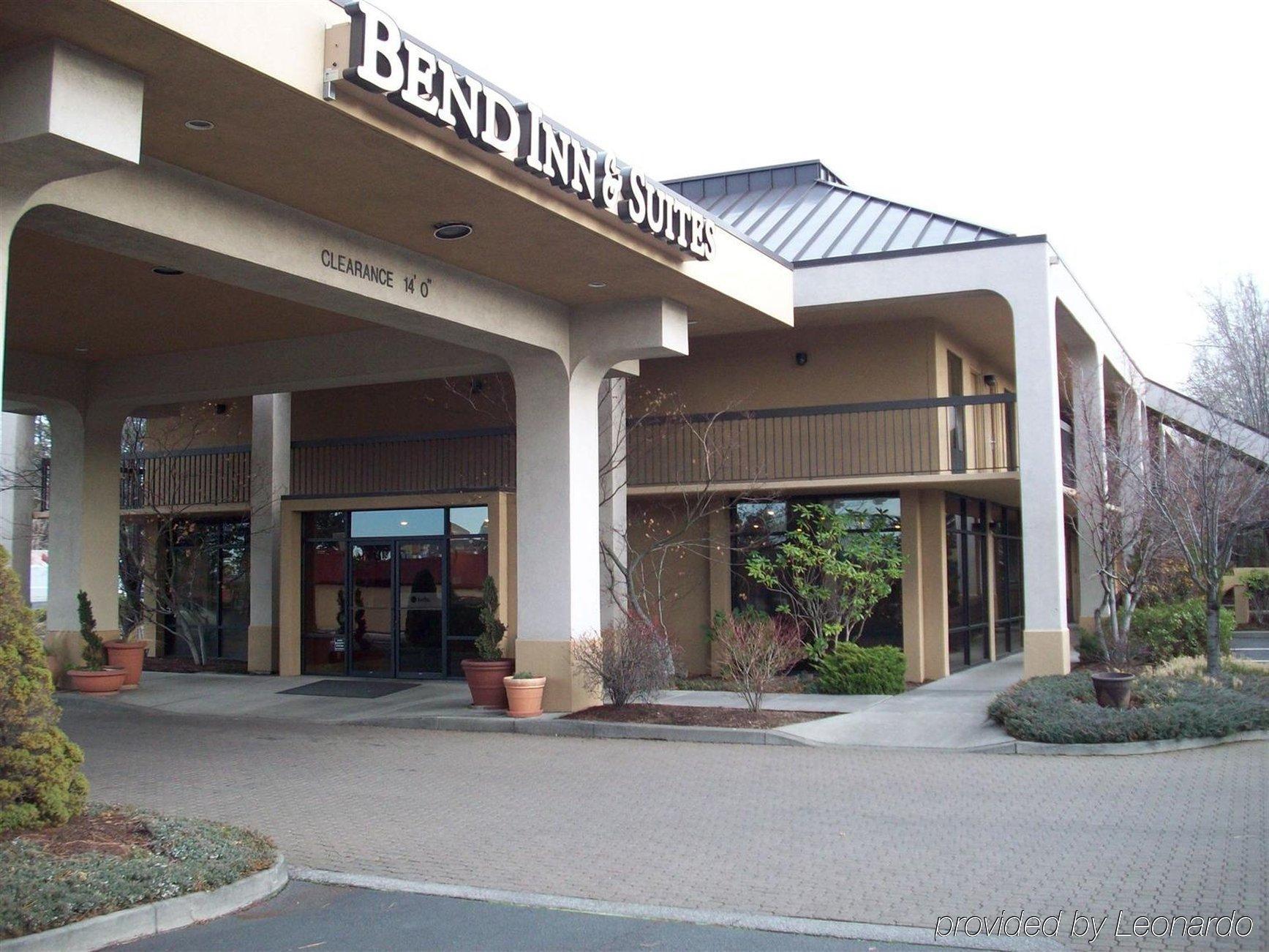 Red Lion Inn & Suites Deschutes River - Бенд Екстериор снимка