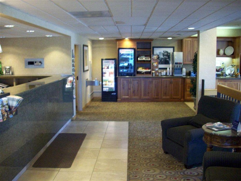 Red Lion Inn & Suites Deschutes River - Бенд Екстериор снимка