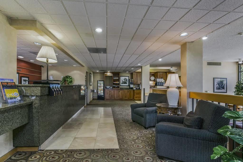 Red Lion Inn & Suites Deschutes River - Бенд Екстериор снимка